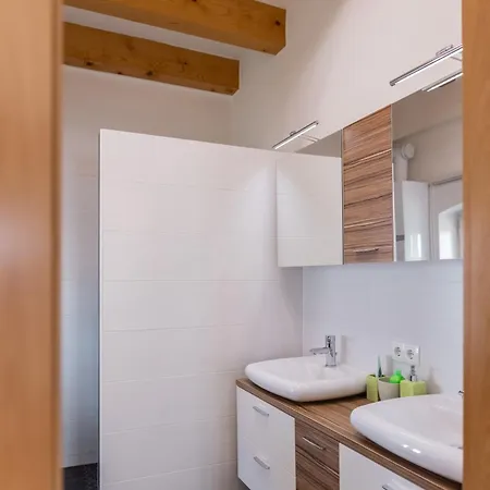 Semesterbostad Winzerhaus Roemerstrasse